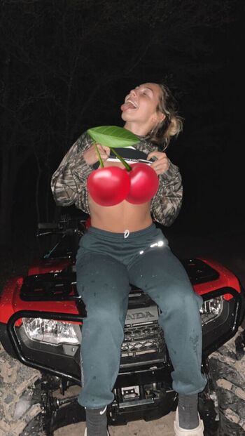 Truckgirlashley