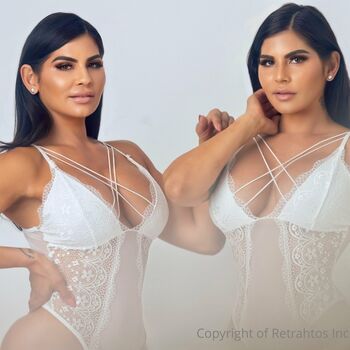Twins Mailyn & Mailen Fernandez