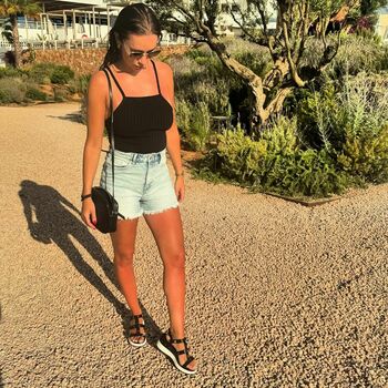 Una Healy