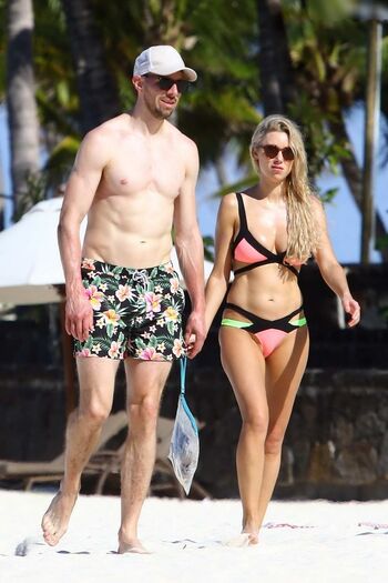 Una Healy