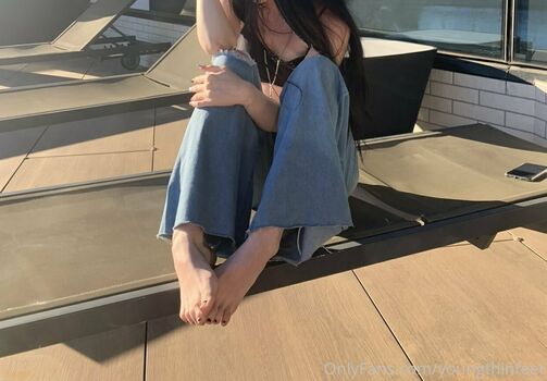 unigirlfeet