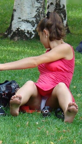 Upskirt - Candids