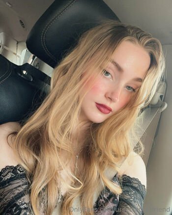ursecretgirlfriend