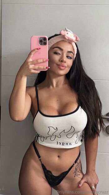 valeriacruzz