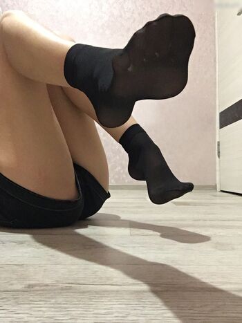 Vellari_feet