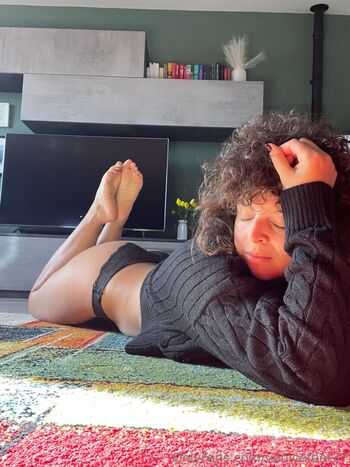 venicefeet37