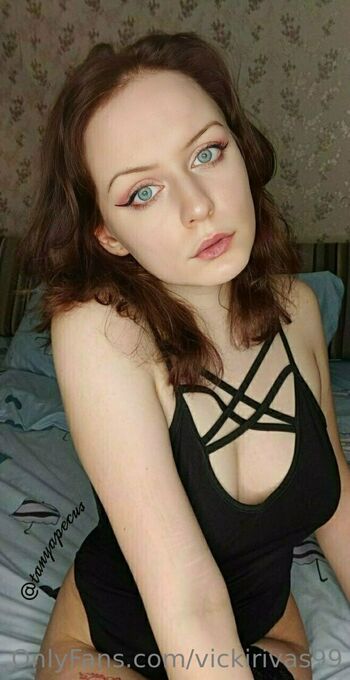 vickirivas99