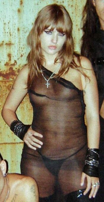 Victoria De Angelis