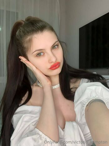 victoria_hampton