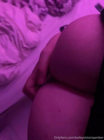 victoria_kellyy