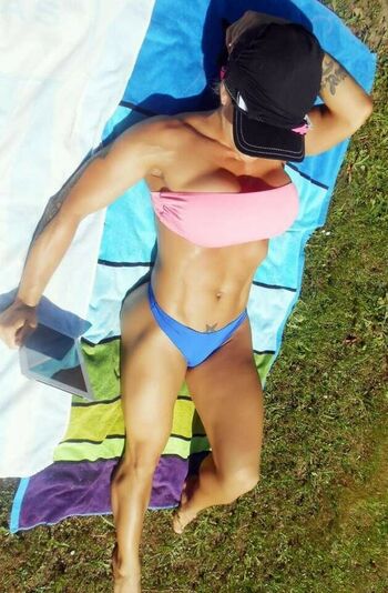 VIctoria Lomba