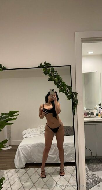 Victorialeeann