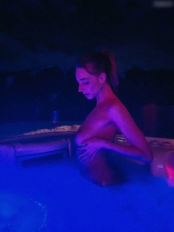 Viktoria_somebody