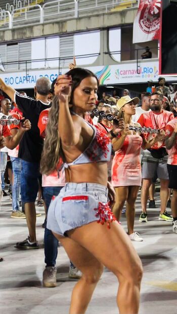 Viviane Araujo