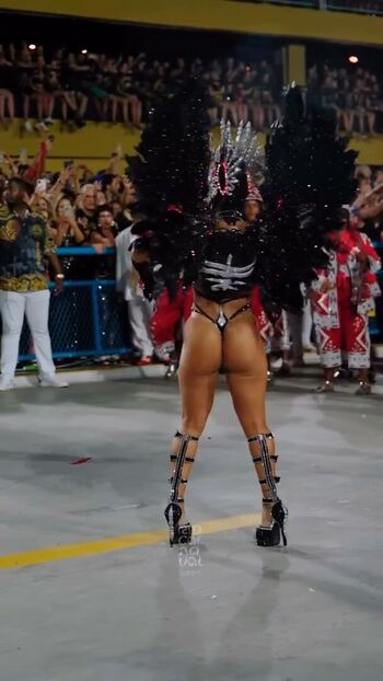 Viviane Araujo