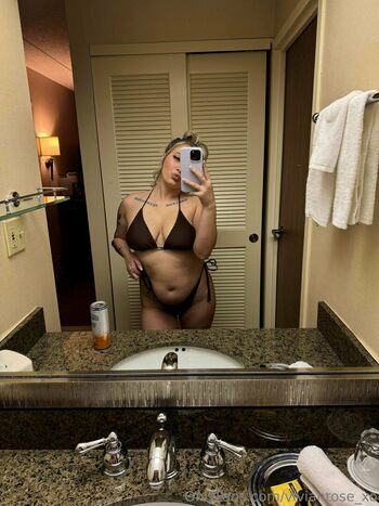 vivianrose_xo