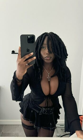 vivica.x