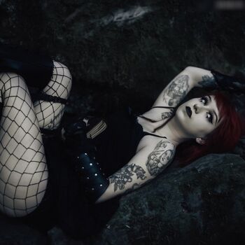 WatchGirlsPlay