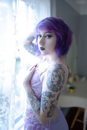 WatchGirlsPlay