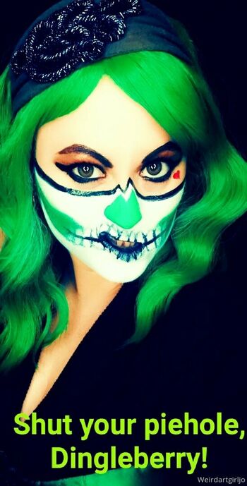 weirdartgirljo