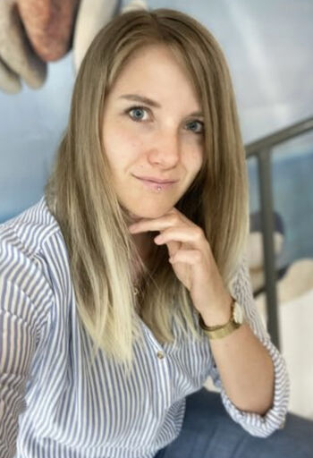 Wer ist das blonde Girl?