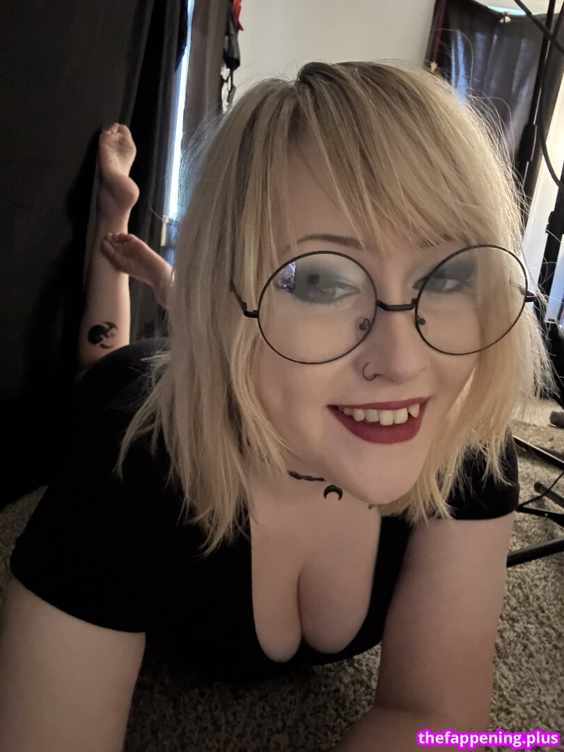 WhisperingPizza ASMR