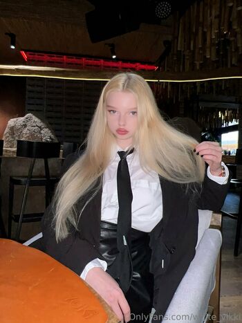 white_vikki