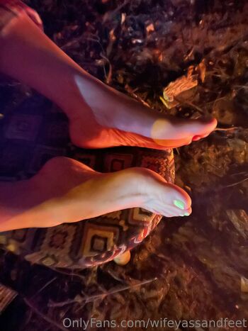 wifeyassandfeet
