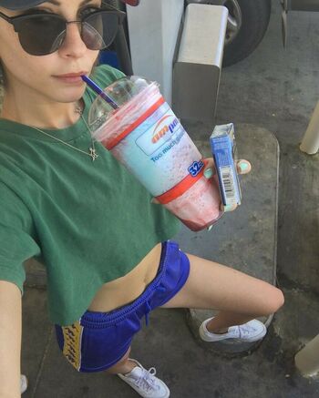 Willa Holland