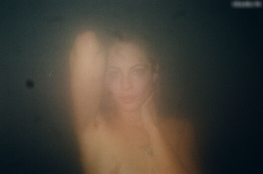 Willa Holland