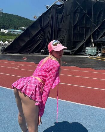 WomenK-pop