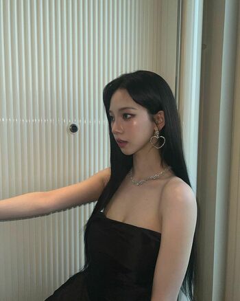 WomenK-pop