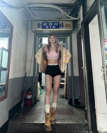WomenK-pop