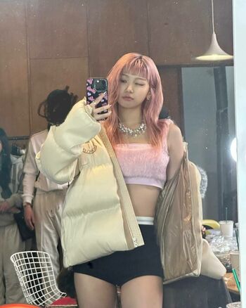 WomenK-pop