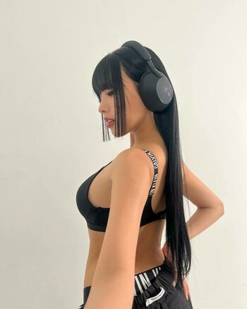 WomenK-pop