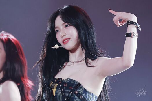 WomenK-pop