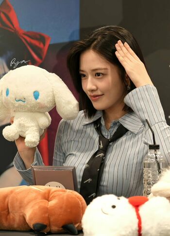 WomenK-pop
