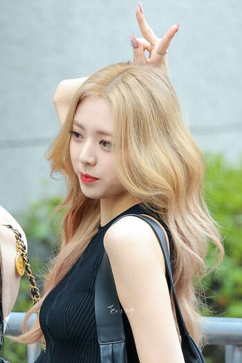 WomenK-pop