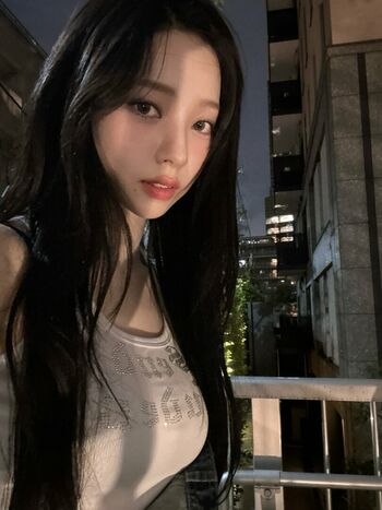 WomenK-pop