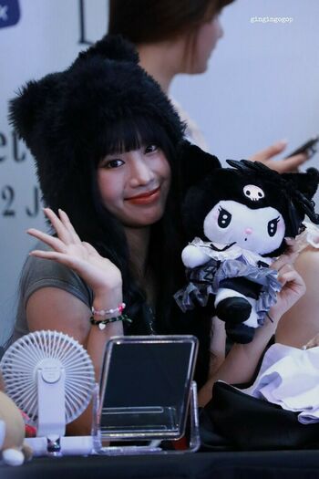 WomenK-pop