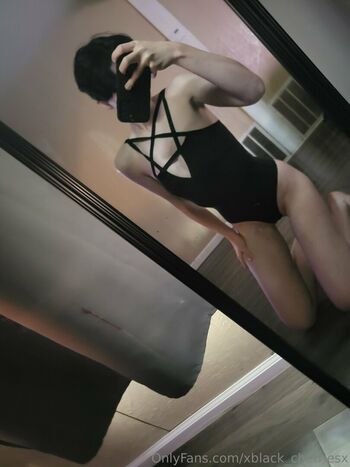 xblack_cherriesx