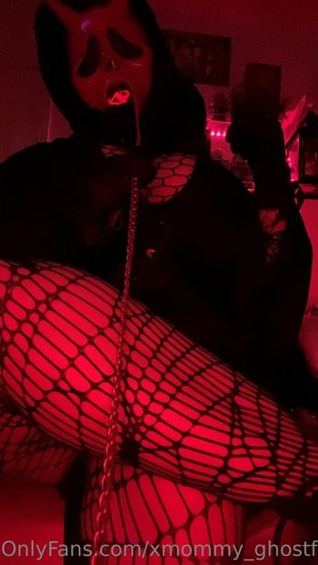 xmommy_ghostface