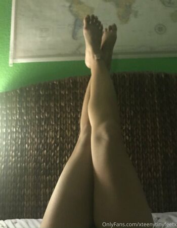 xteenytinyfeetx