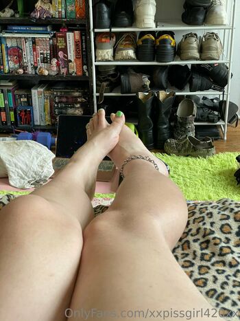 xxpissgirl420xx