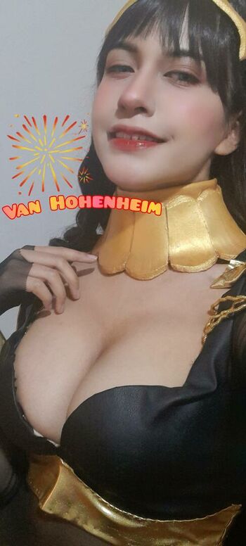 Yaku Cosplay