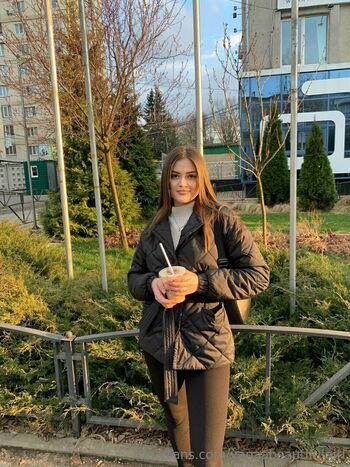yanaabeautifulgirl