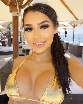 yasmine_eve