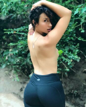 Yesenia De La Rosa