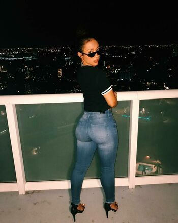 Yesenia De La Rosa