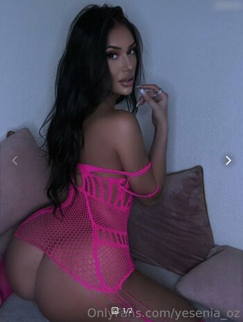 Yesenia Oz